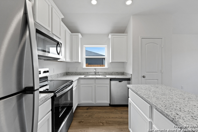 Image 4 of 27 For 16024 Stratford Cove