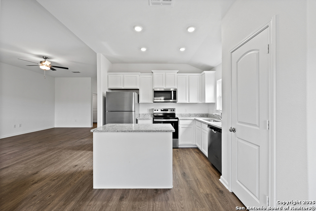 Image 5 of 27 For 16024 Stratford Cove