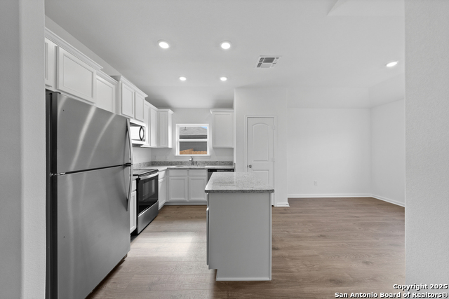 Image 8 of 27 For 16024 Stratford Cove