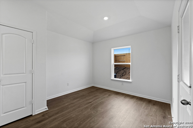 Image 9 of 27 For 16024 Stratford Cove