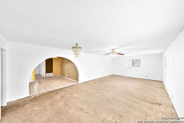 Image 13 of 30 For 2815 Big Horn Dr