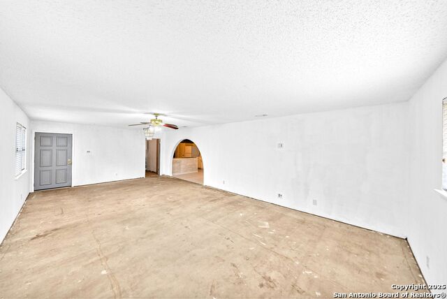 Image 14 of 30 For 2815 Big Horn Dr