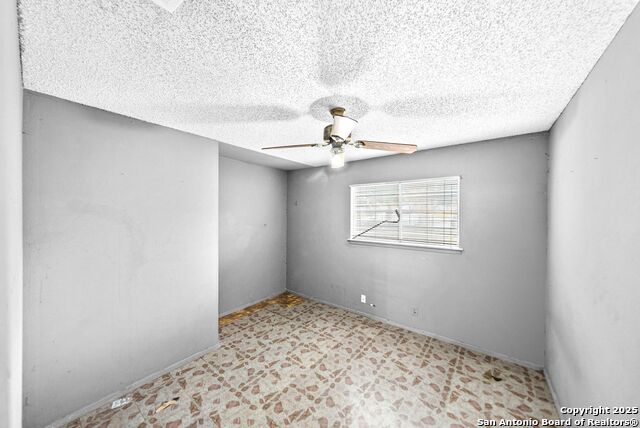 Image 17 of 30 For 2815 Big Horn Dr