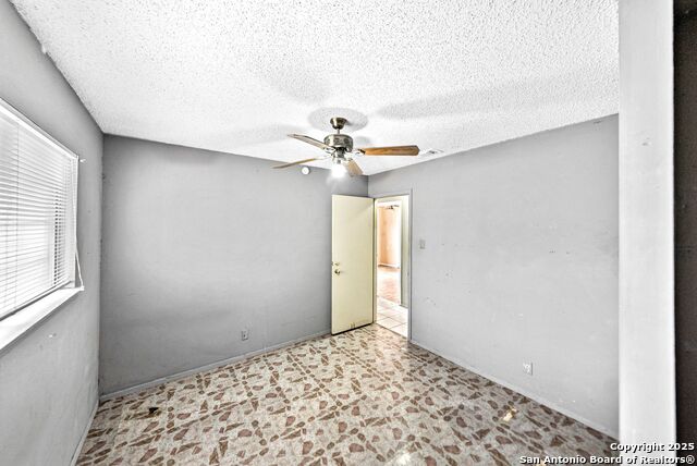 Image 18 of 30 For 2815 Big Horn Dr