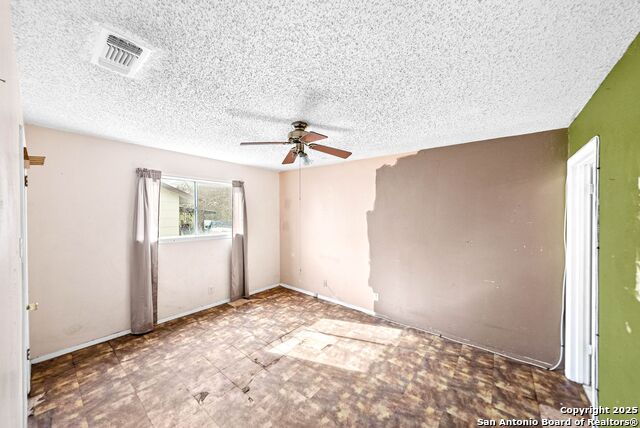 Image 22 of 30 For 2815 Big Horn Dr