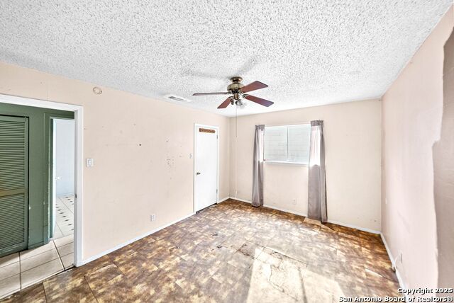 Image 23 of 30 For 2815 Big Horn Dr