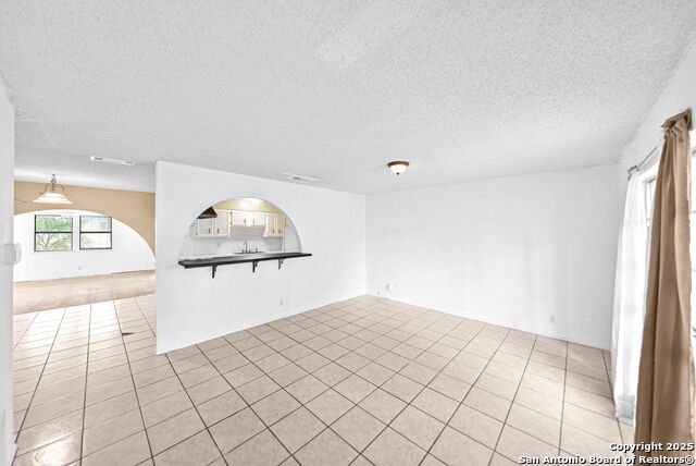 Image 4 of 30 For 2815 Big Horn Dr