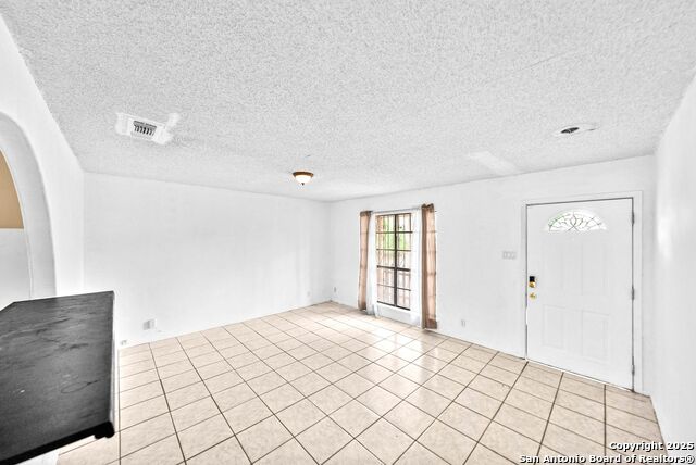 Image 5 of 30 For 2815 Big Horn Dr