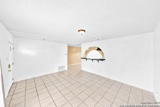 Image 6 of 30 For 2815 Big Horn Dr