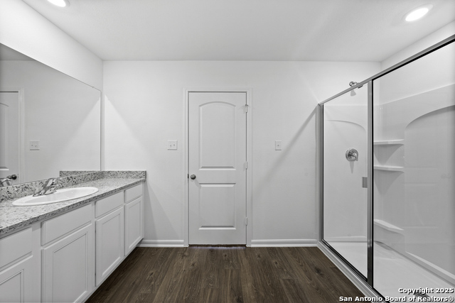 Image 14 of 29 For 16004 Stratford Cove