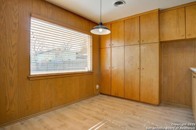 Image 11 of 36 For 150 Sprucewood