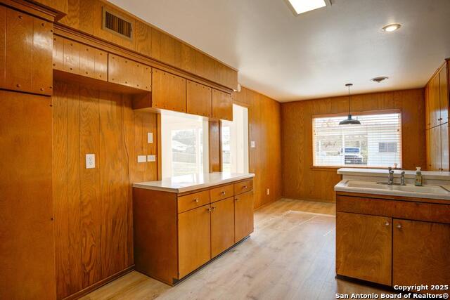 Image 14 of 36 For 150 Sprucewood