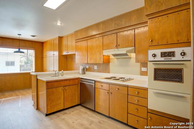 Image 15 of 36 For 150 Sprucewood