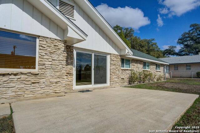 Image 26 of 36 For 150 Sprucewood