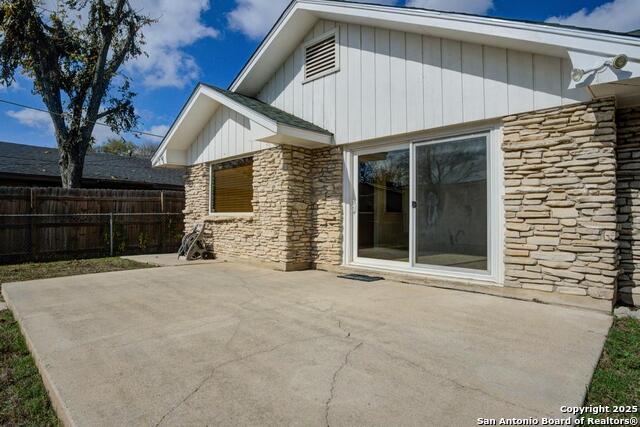 Image 27 of 36 For 150 Sprucewood