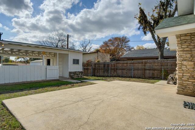 Image 28 of 36 For 150 Sprucewood