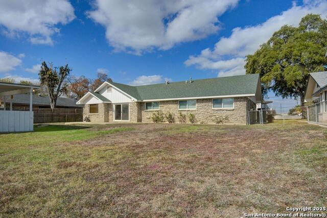 Image 30 of 36 For 150 Sprucewood