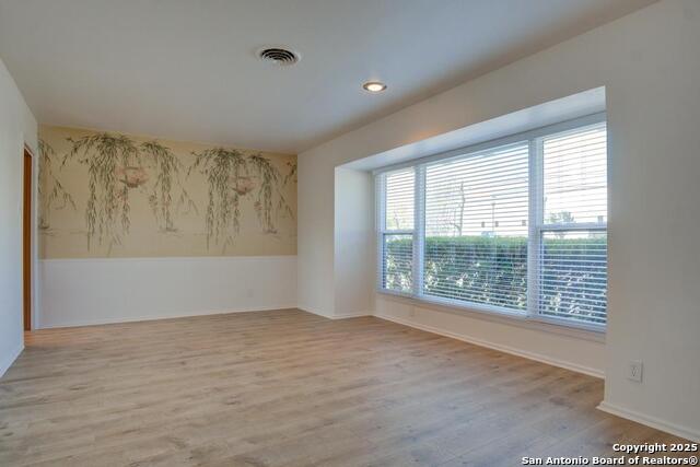 Image 5 of 36 For 150 Sprucewood