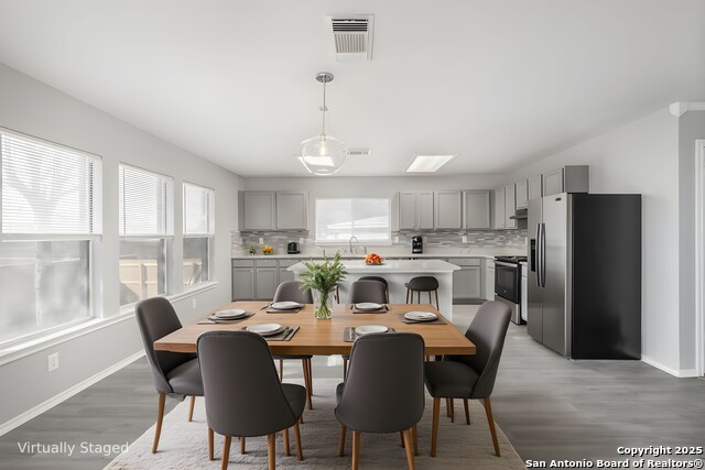 Listing photo id 9 for 7403 Legend Point Dr