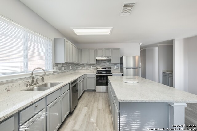 Listing photo id 10 for 7403 Legend Point Dr