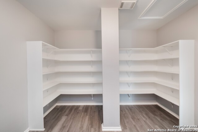 Listing photo id 14 for 7403 Legend Point Dr