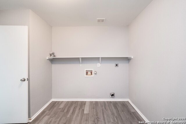 Listing photo id 15 for 7403 Legend Point Dr