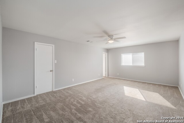 Listing photo id 17 for 7403 Legend Point Dr