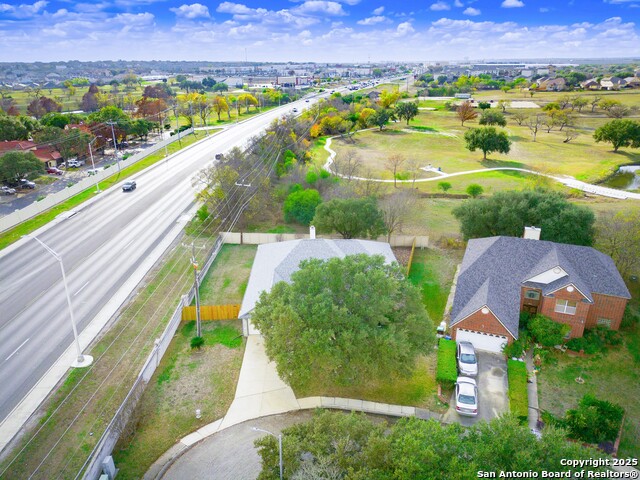 Listing photo id 0 for 7403 Legend Point Dr