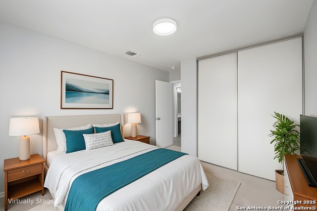 Listing photo id 24 for 7403 Legend Point Dr