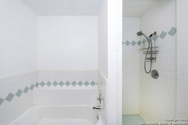 Listing photo id 18 for 904 Eagle Creek