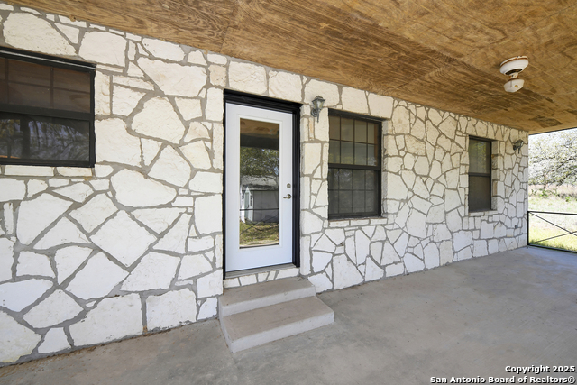 Listing photo id 20 for 904 Eagle Creek