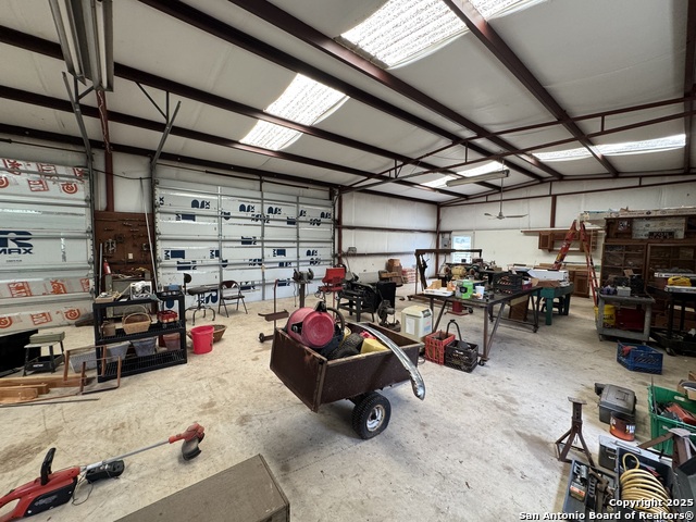 Listing photo id 28 for 904 Eagle Creek