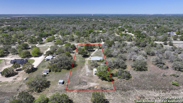 Listing photo id 34 for 904 Eagle Creek