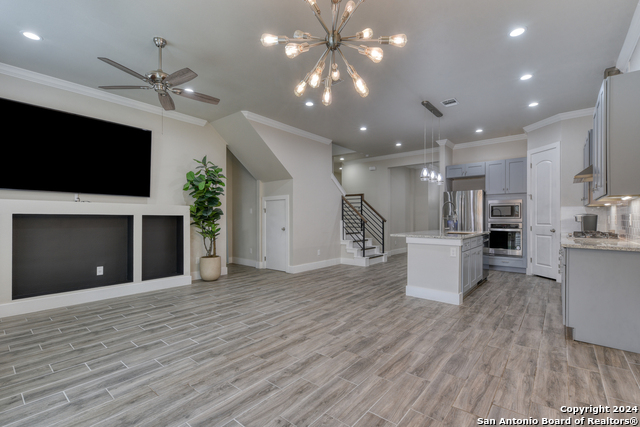 Image 10 of 35 For 11158 Vance Jackson  Unit 4