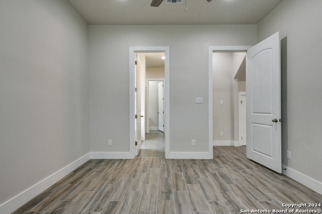 Image 13 of 35 For 11158 Vance Jackson  Unit 4