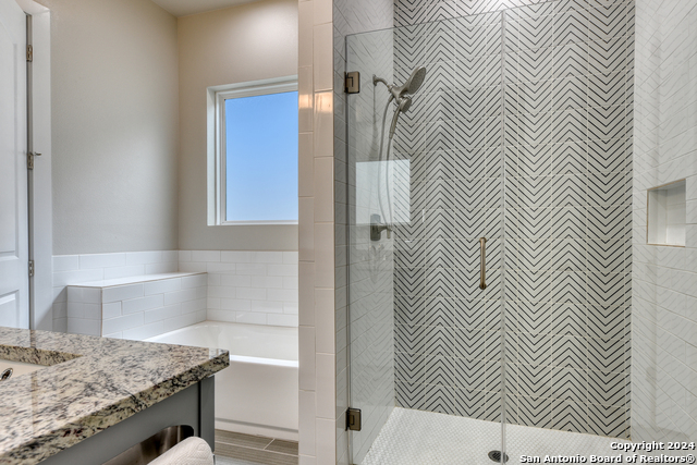 Image 15 of 35 For 11158 Vance Jackson  Unit 4