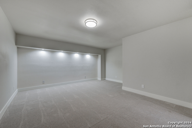 Image 23 of 35 For 11158 Vance Jackson  Unit 4