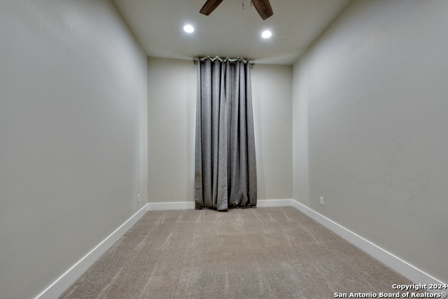 Image 31 of 35 For 11158 Vance Jackson  Unit 4