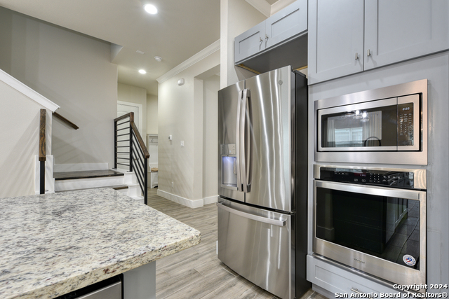 Image 8 of 35 For 11158 Vance Jackson  Unit 4