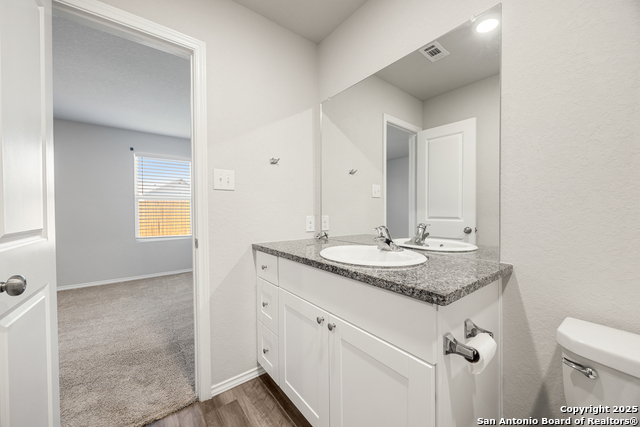 Image 18 of 41 For 4823 Republic