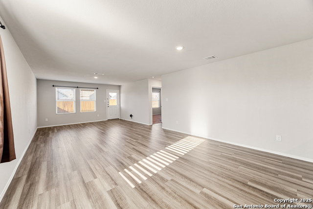 Image 5 of 41 For 4823 Republic