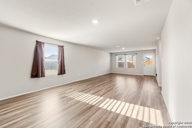 Image 6 of 41 For 4823 Republic