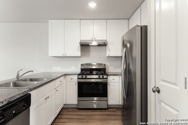 Image 9 of 41 For 4823 Republic