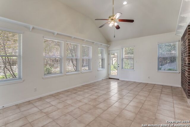 Image 16 of 28 For 20922 Encino Ash