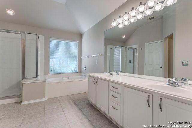 Image 19 of 28 For 20922 Encino Ash