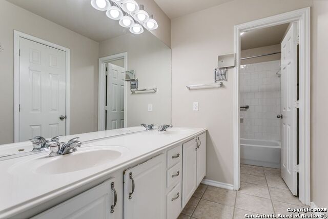 Image 24 of 28 For 20922 Encino Ash