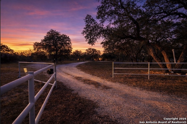 Details for 140 County Road 7866, Devine, TX 78016