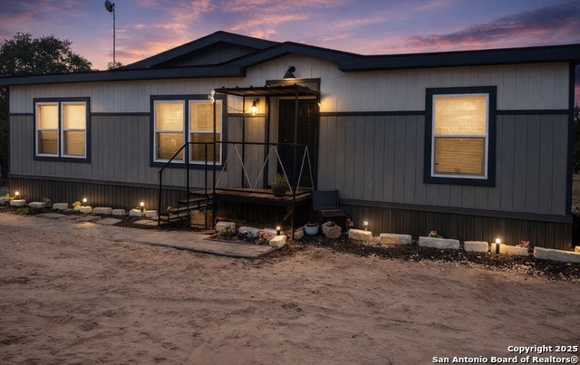 Listing photo id 0 for 140 County Road 7866