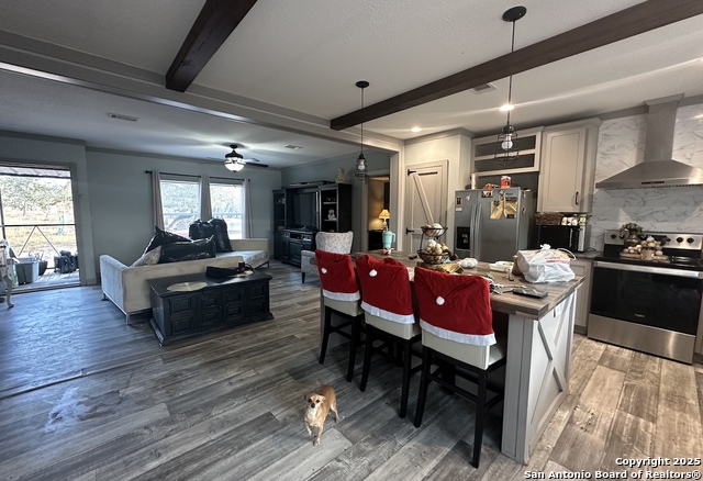 Listing photo id 4 for 140 County Road 7866