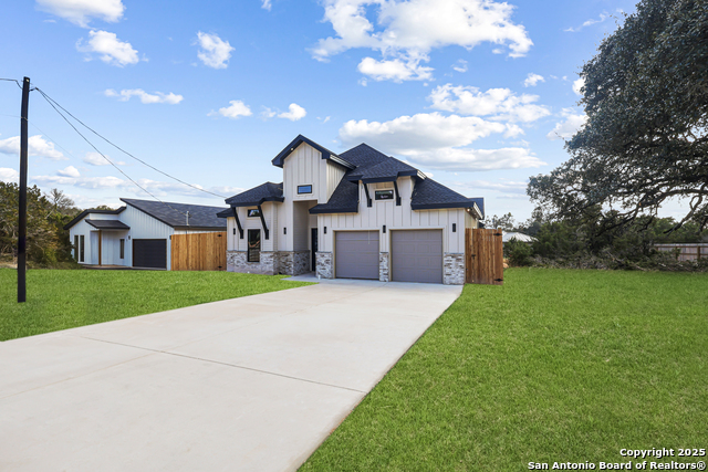 Image 3 of 29 For 1416 Green Meadow